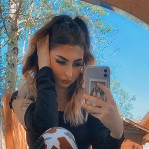 Meet your Posher, Cassandra